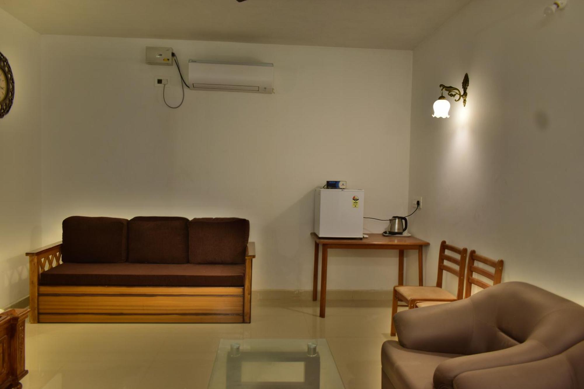 Silent Waters Resorts Yelagiri Eksteriør bilde