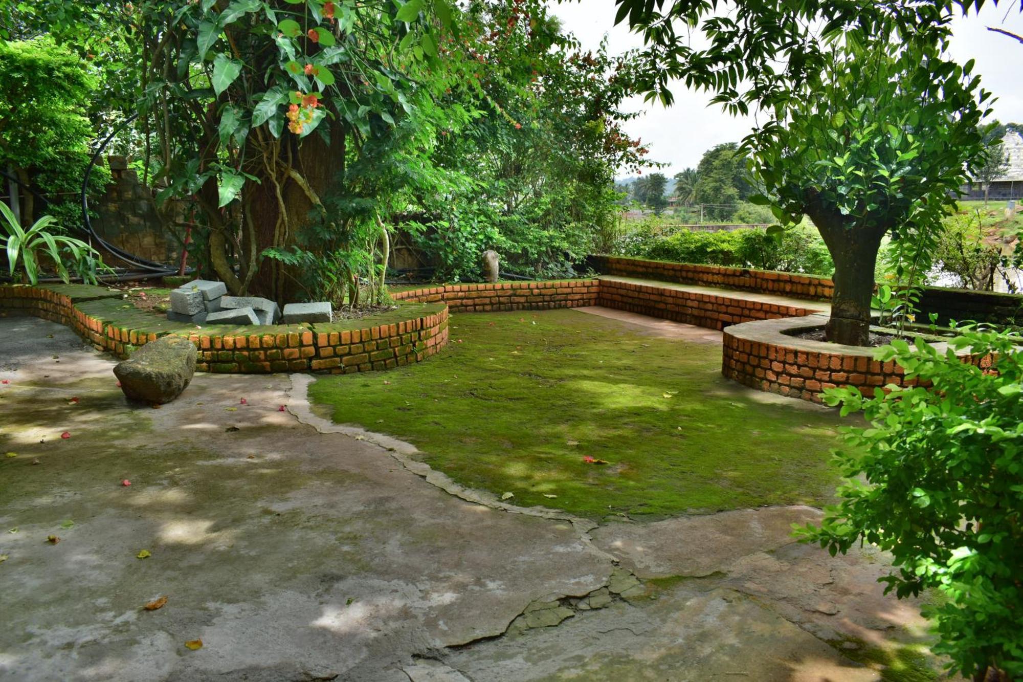 Silent Waters Resorts Yelagiri Eksteriør bilde